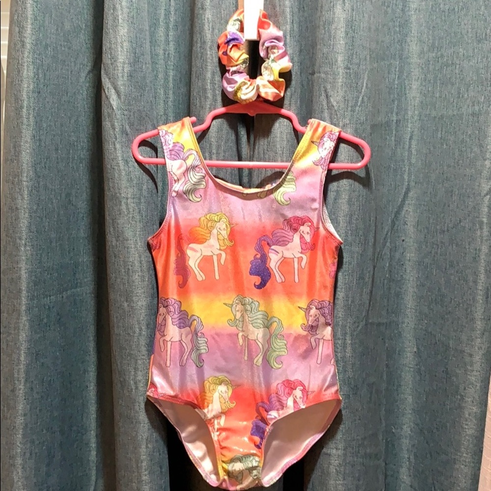 Girls 🌈 🦄 shiny gymnastics leotard w/scrunchie